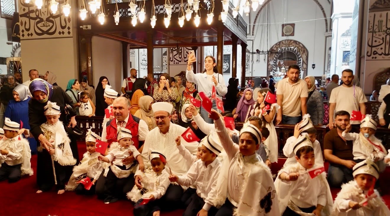 Bursa’da 530 yıllık sünnet geleneği yaşatıldı
