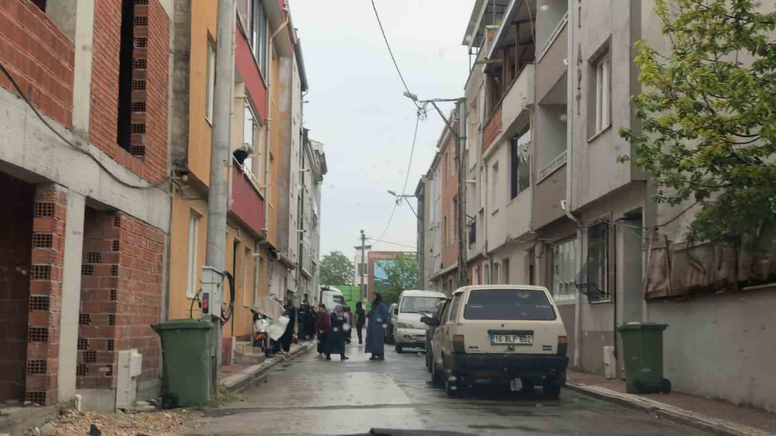 Bursa’da balkondan düşen kadın ağır yaralandı
