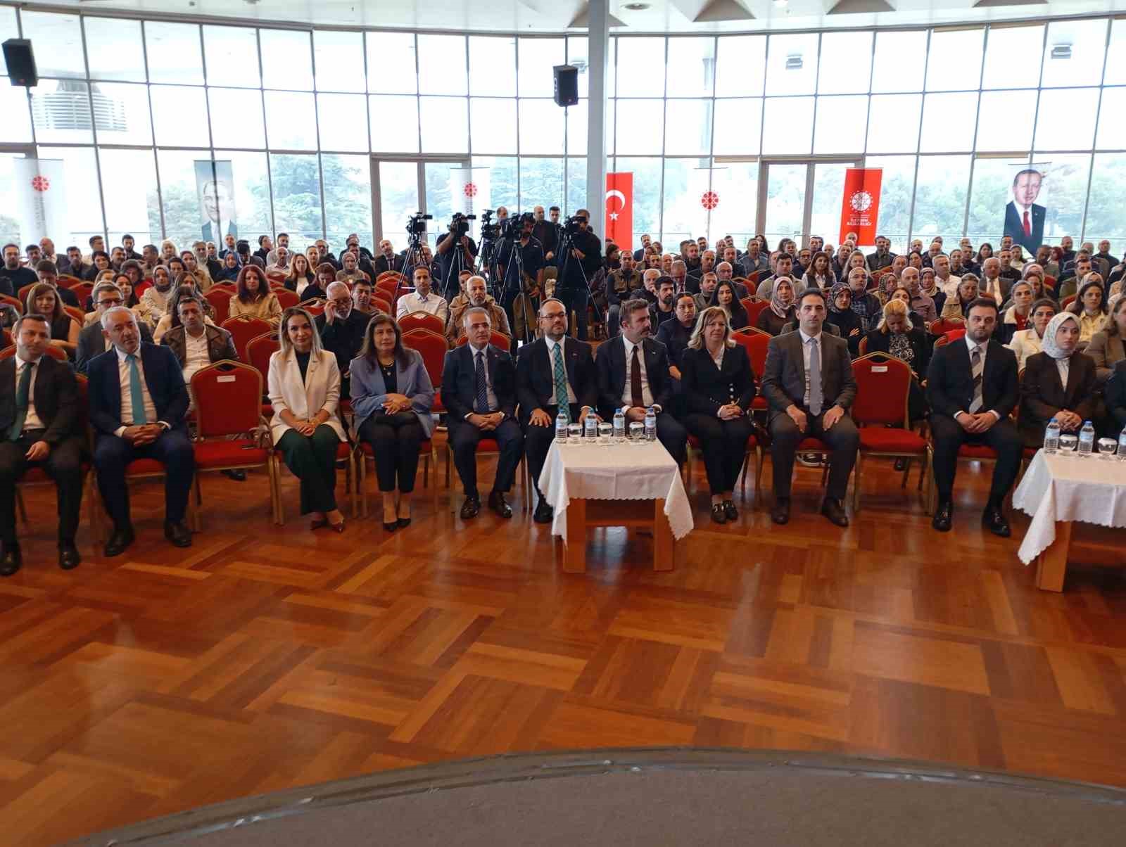 Bursa’da "İletişim Yüzyılı, Güçlü İletişim, Etkin Kamu" programı gerçekleştirildi
