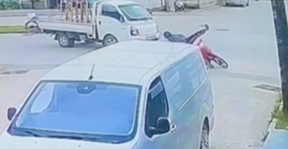 Bursa’da kamyonet ile motosiklet çarpıştı: 1 yaralı
