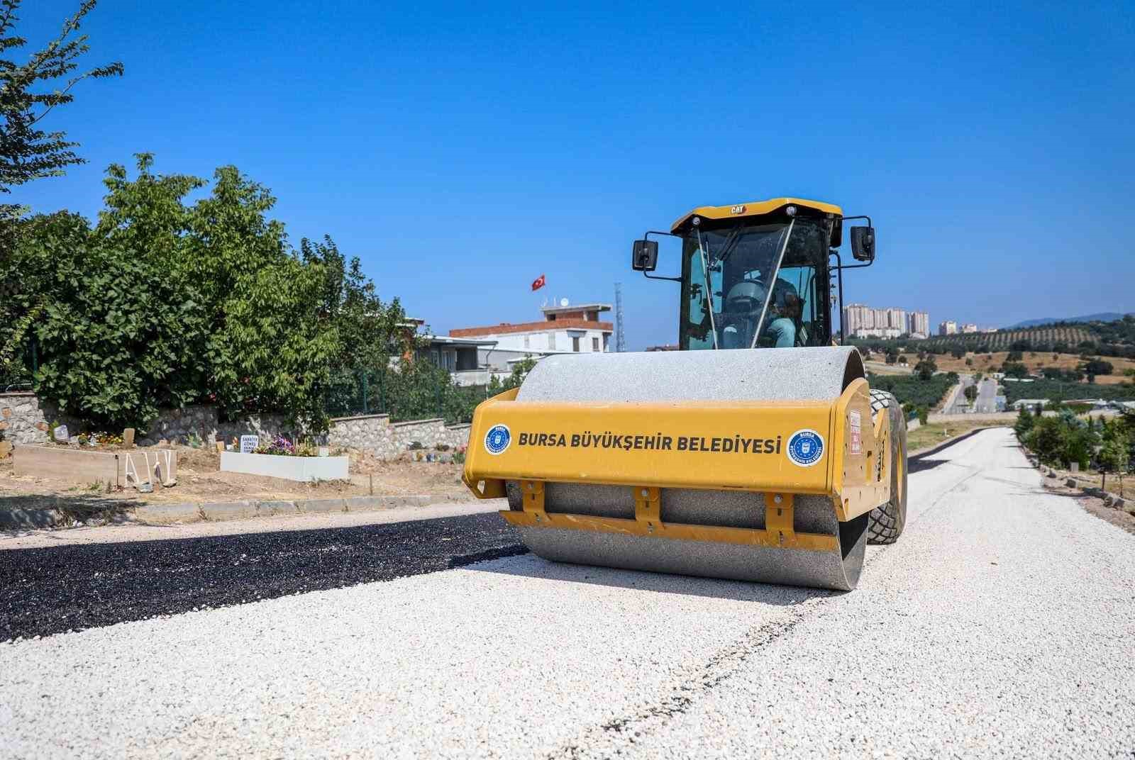 Bursa’da mezarlık yolları yenileniyor
