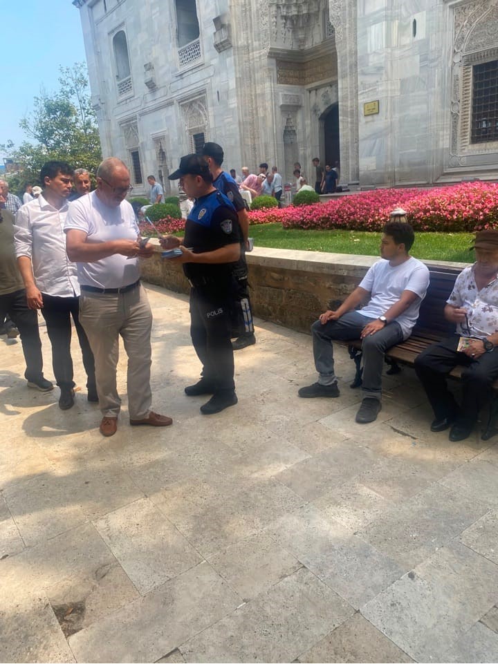 Bursa’da polisten vatandaşlara güvenlik bilgilendirmesi
