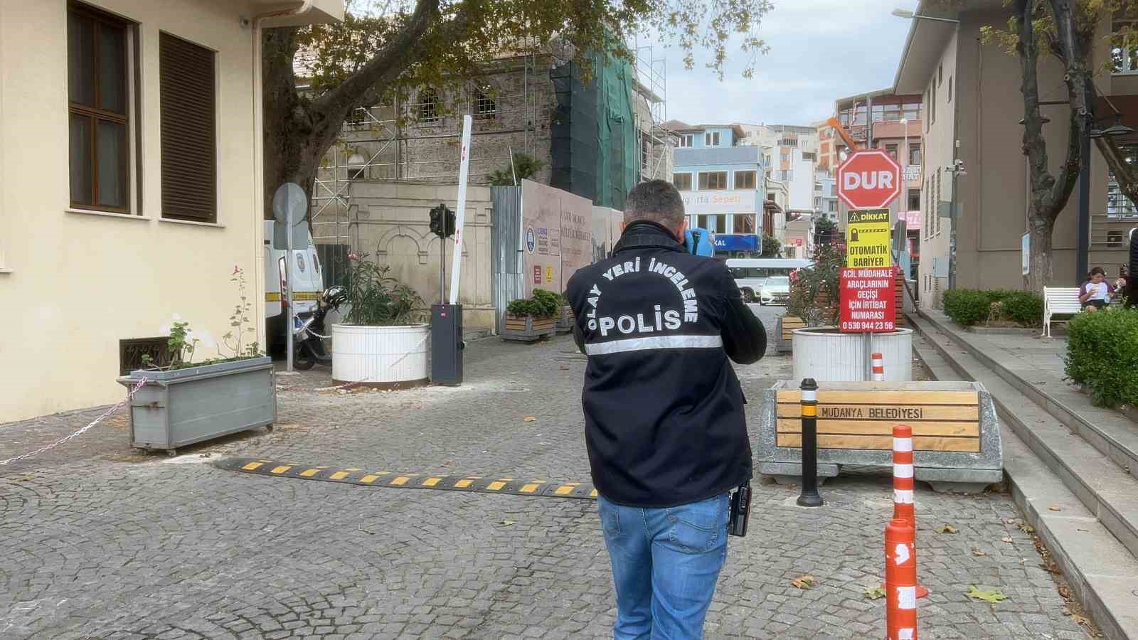 Bursa’da restorasyon alanında korkutan iş kazası: İşçi kolunu iş makinesine kaptırdı
