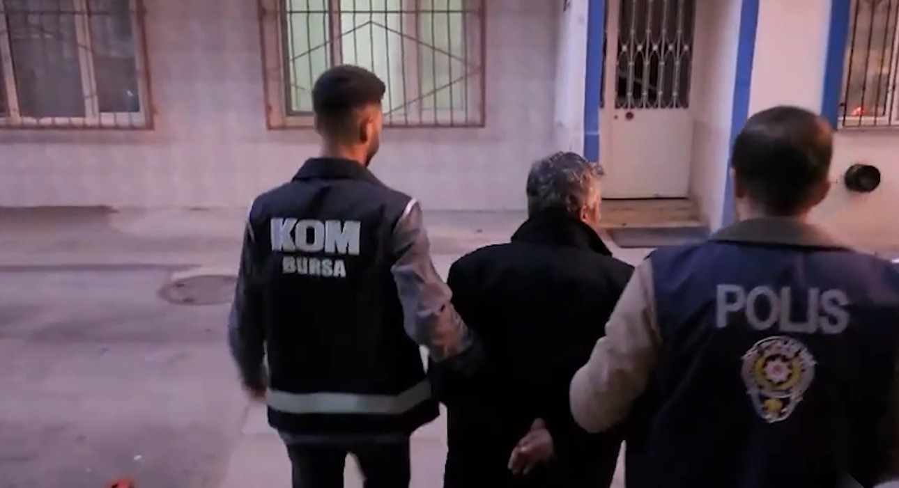 Bursa’da sağlıkçıları ev sahibi yapma vaadiyle dolandıran şahıslara dev operasyon
