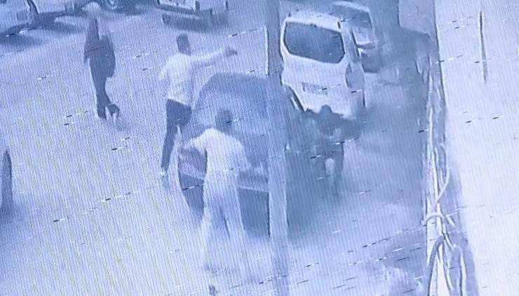 Bursa’da silahlı kavga: Yaralıyı motorize trafik timi hastaneye yetiştirdi
