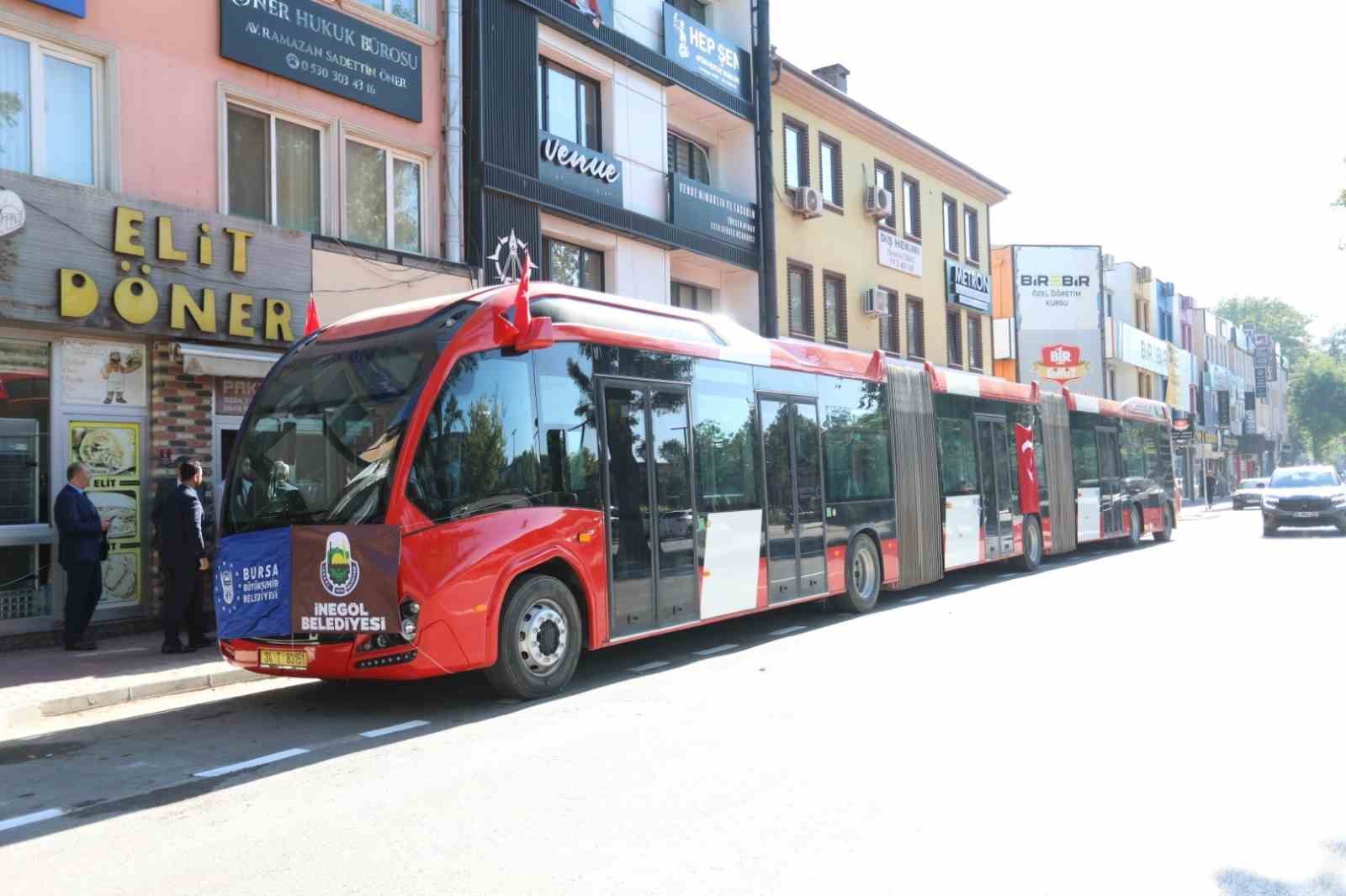 Bursa’nın metrobüsü ilk kez İnegöl’de görücüye çıktı
