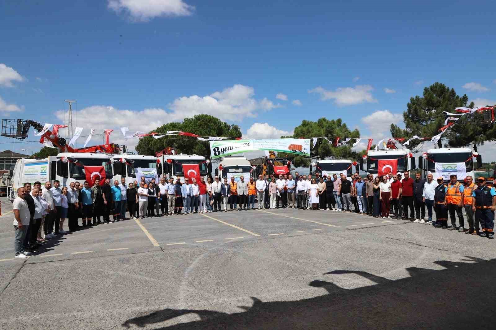 Büyükçekmece Belediyesi hizmet filosunu 8 yeni araçla güçlendirdi
