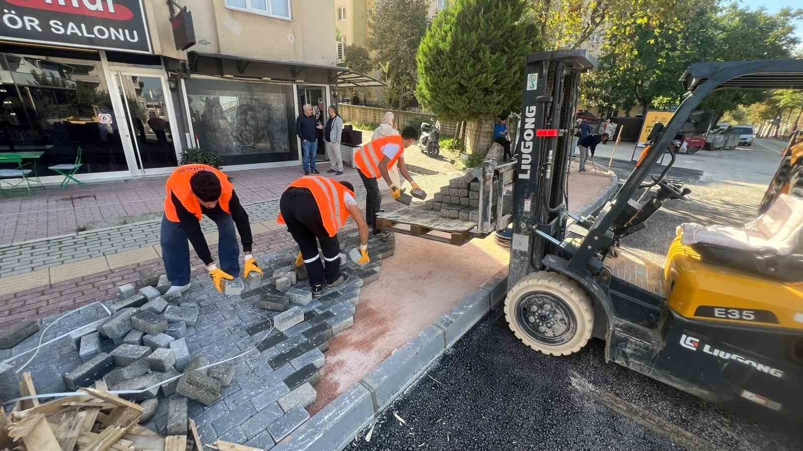 Büyükşehir, Erdoğan Caddesi’ni yeniliyor
