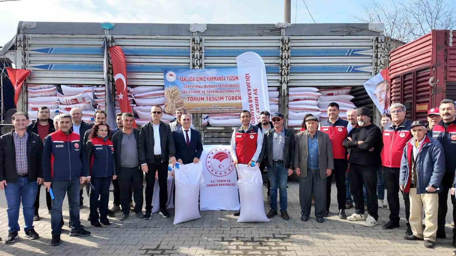 Çanakkale’de çiftçilere sertifikalı buğday dağıtıldı
