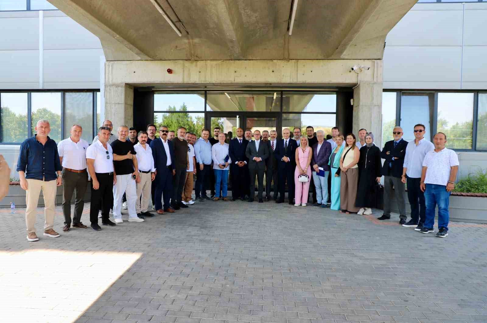 Çerkezköy TSO yönetimi, Bulgaristan ekonomi bakan yardımcısı ile ticaret ve yatırım gündemiyle bir araya geldi
