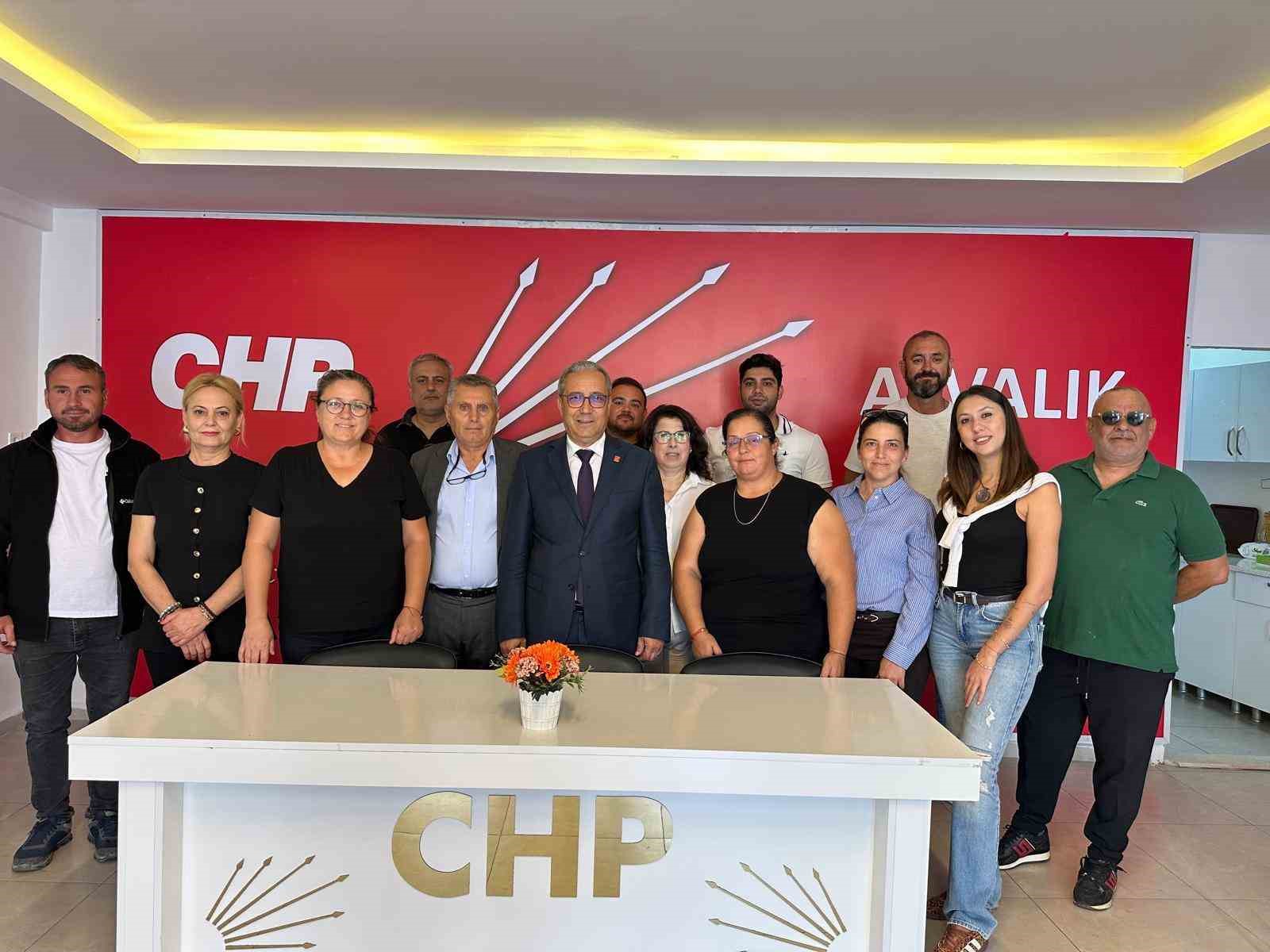 CHP Ayvalık’ta yeni yönetim görev dağılımını yaptı
