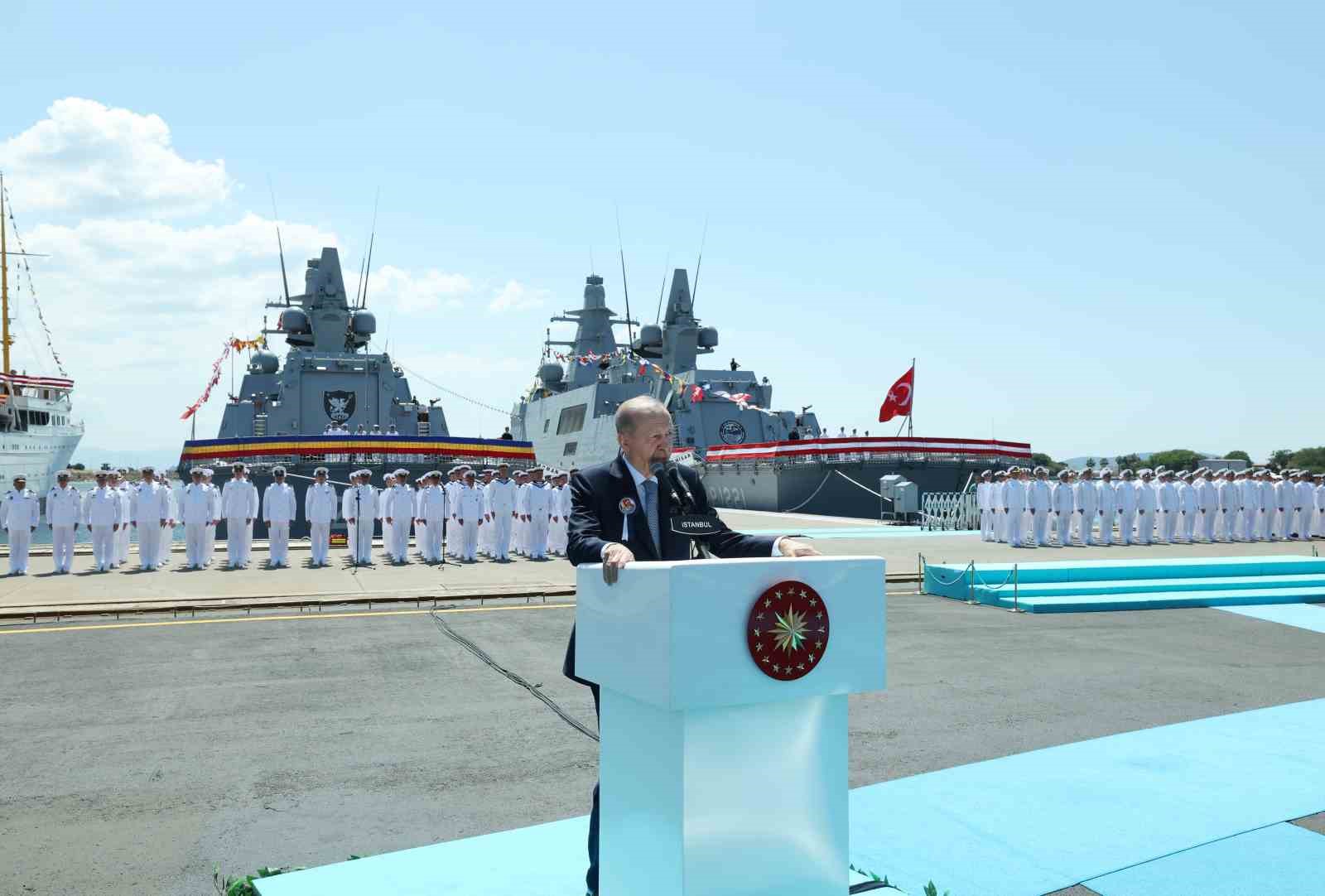 Cumhurbaşkanı Erdoğan: "Askeri gemi inşa sanayimiz, 103 yıllık cumhuriyet tarihimizin en yoğun ve en verimli günlerini yaşıyor"
