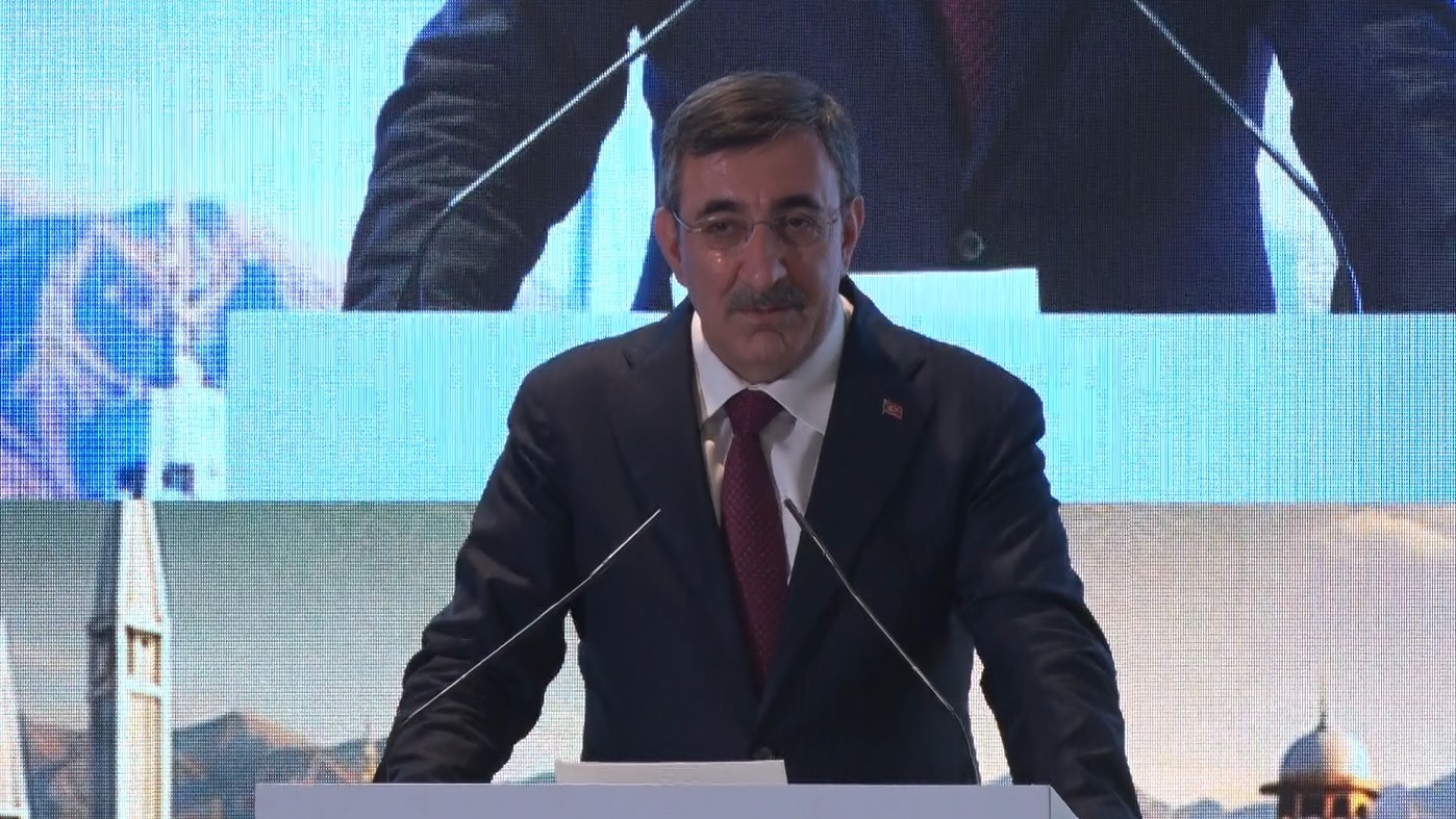 Cumhurbaşkanı Yardımcısı Yılmaz: "Pakistan ile ikili ticaret hacmimizi yakın gelecekte 5 milyar dolara çıkarmayı hedefliyoruz"
