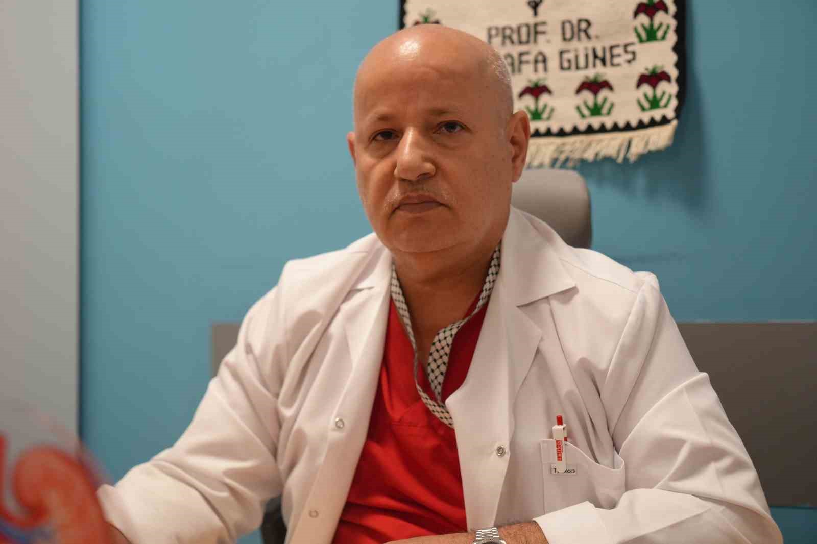 Doktorlar gözlerine inanamadı: 1,5 yıl ertelediği ameliyatta karnından dev kitle çıktı
