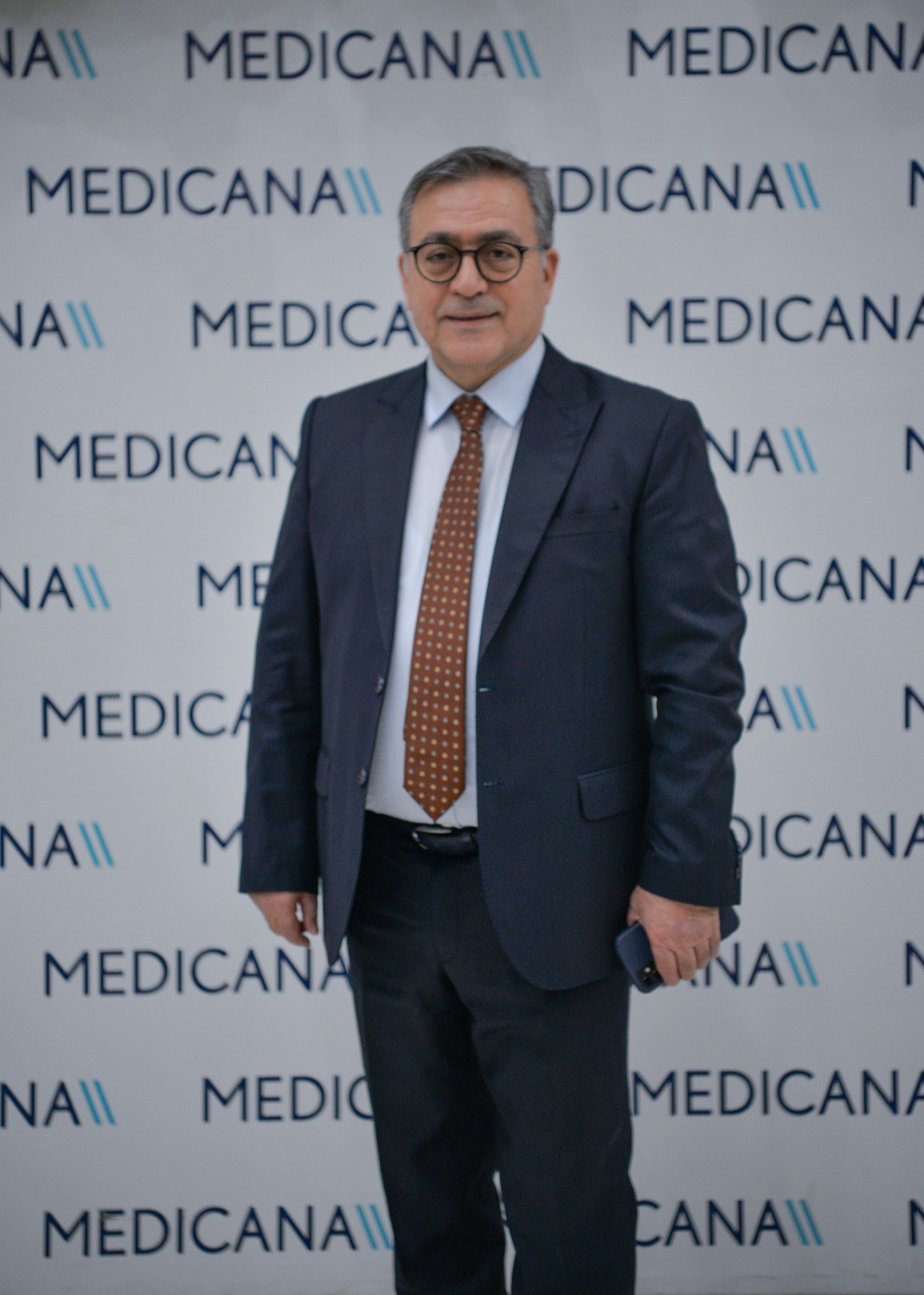 Dr. Özcan Akan: "Güvenli bakım, sağlıkta en temel önceliğimizdir"
