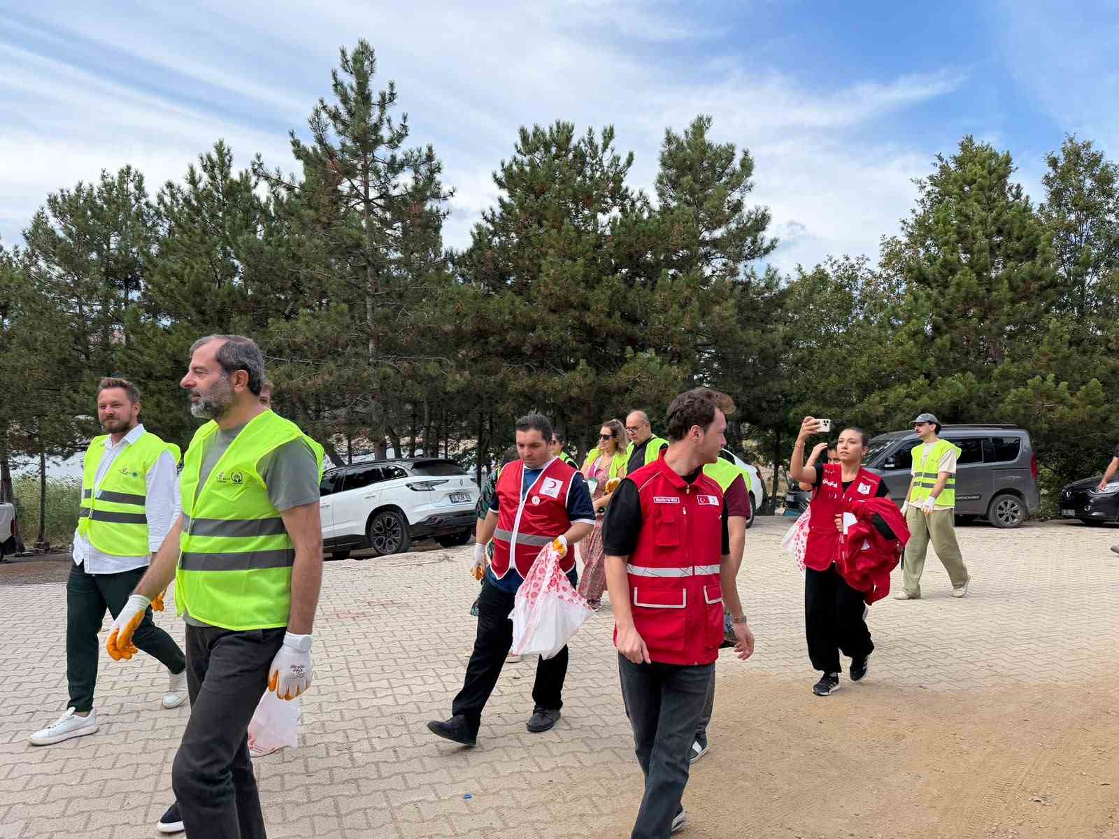 Dünya gençleri, Gürsu’da çevre dayanışması için buluştu

