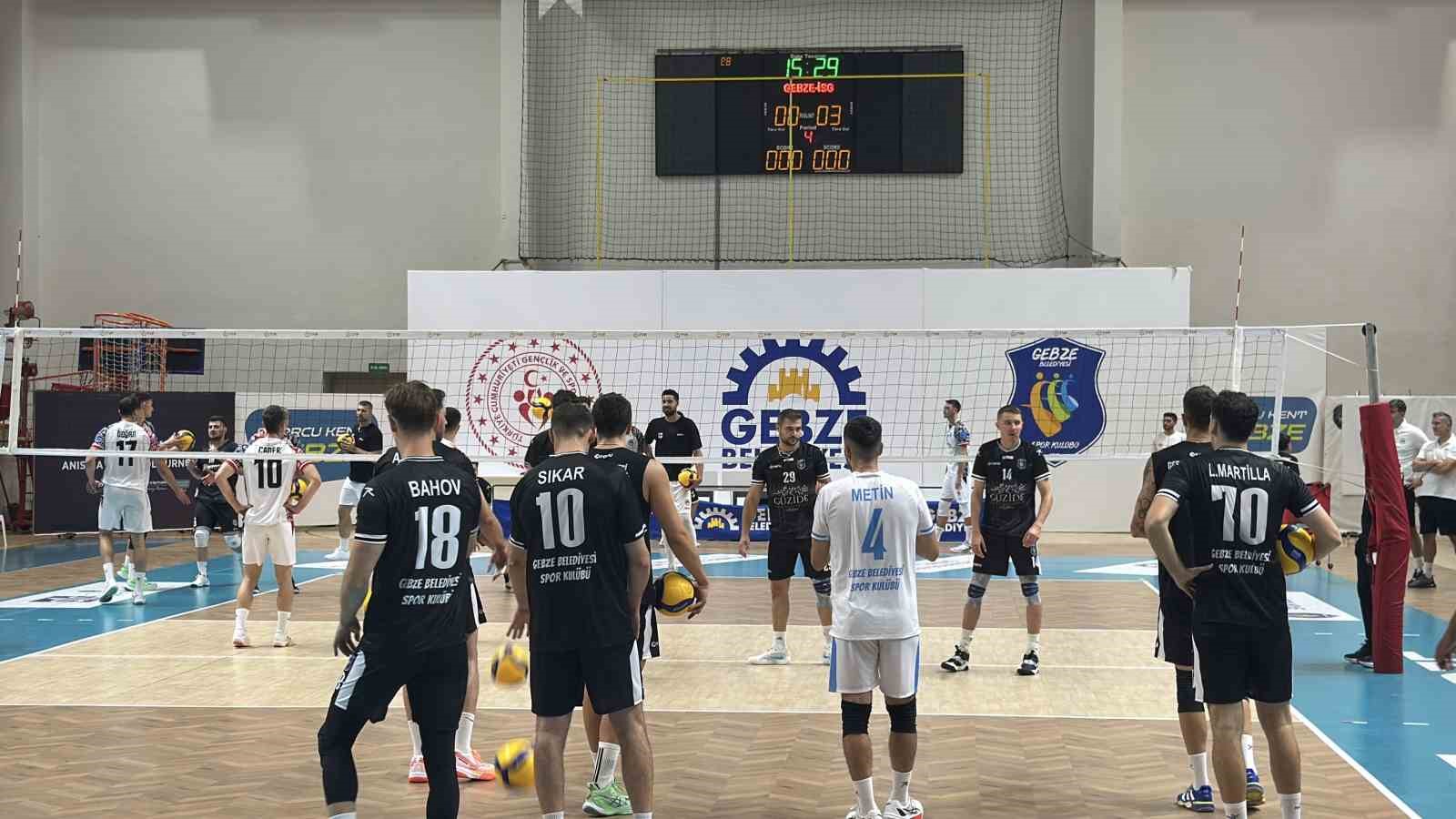 Dursun Ali Arslan anısına düzenlenen turnuvada ilk gün heyecanı
