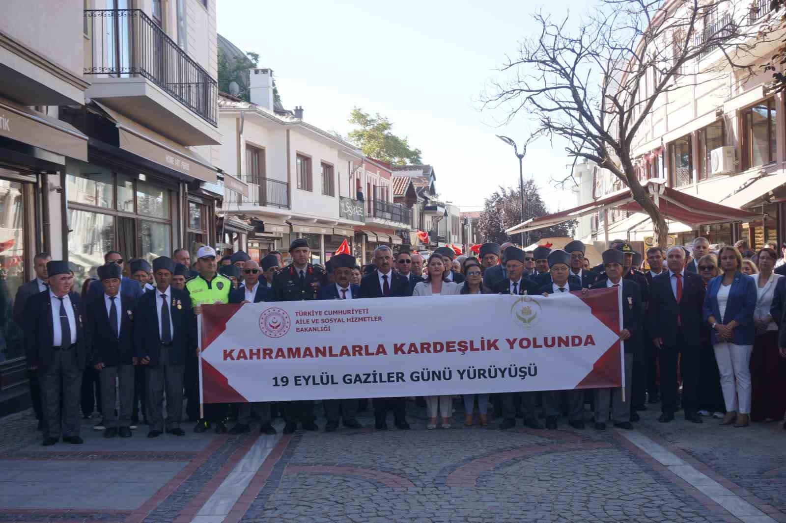 Edirne’de Kahramanlar ile kardeşlik yolunda yürüyüşü düzenlendi

