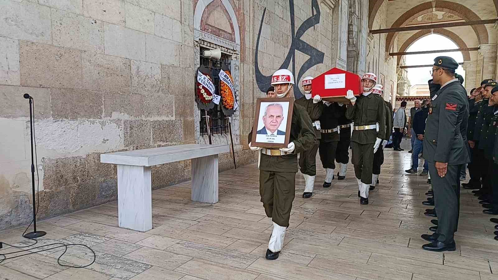 Edirne’de Kıbrıs Gazisi Özbek, askeri törenle uğurlandı
