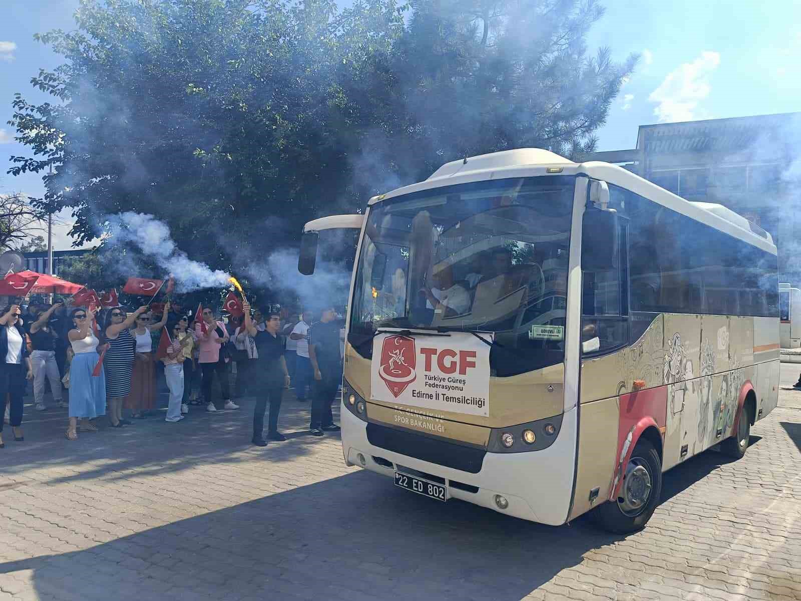 Edirne’de Türkiye Şampiyonu minik sporculara coşkulu karşılama
