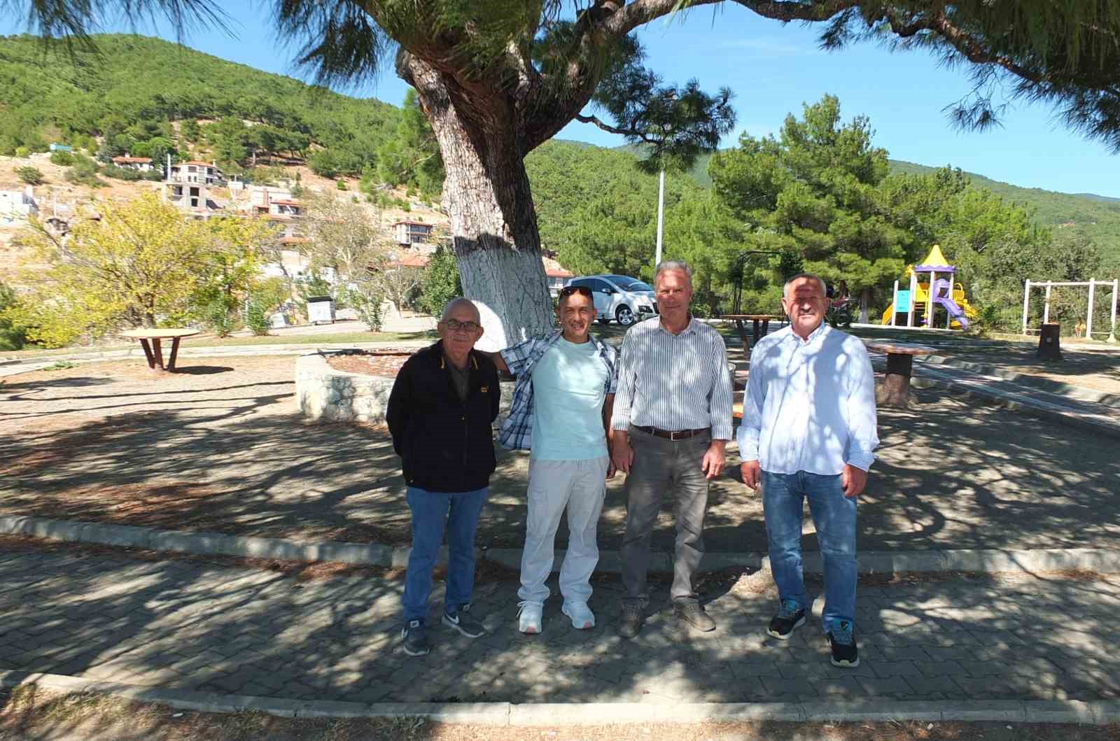Edremit’te Gelin Çamı ilgi görüyor
