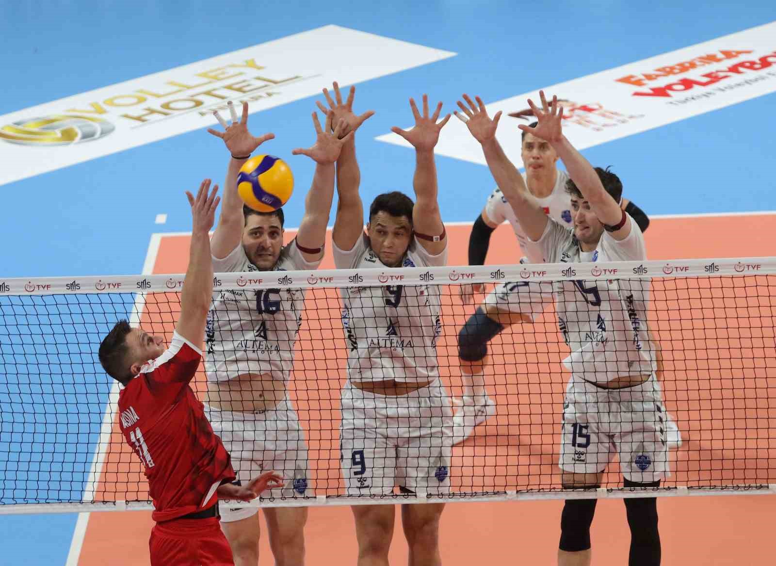 Efeler Ligi: Altekma: 3 - Spor Toto: 2
