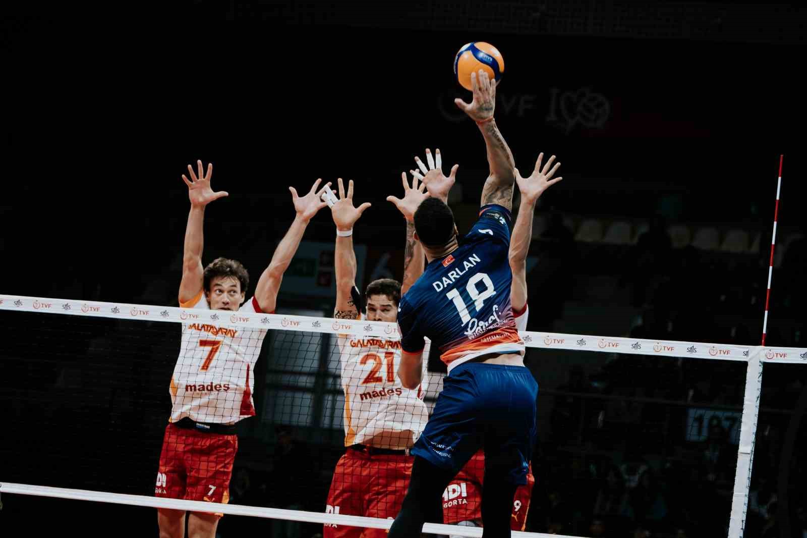 Efeler Ligi: Halkbank: 3 - Galatasaray: 1
