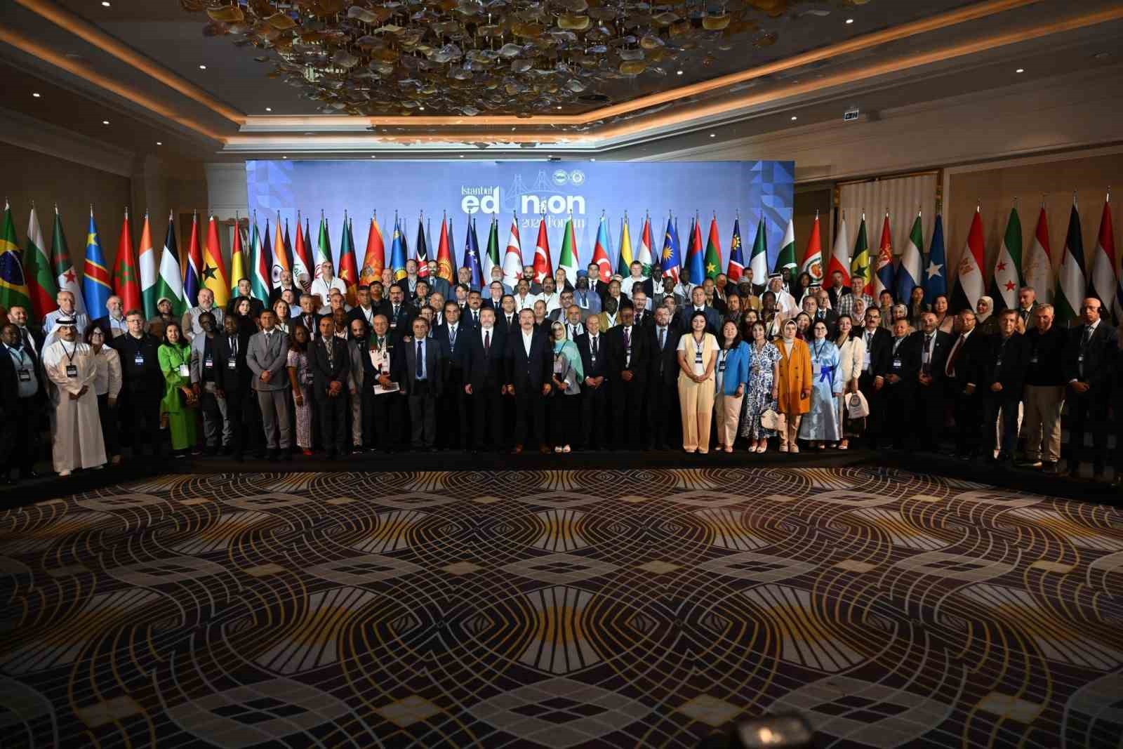 Eğitim-Bir-Sen tarafından düzenlenen "İstanbul EdUnion Forum 2026" başladı: "Belirsizlikleri güvene dönüştürecek yegane formül emek dayanışmasıdır"
