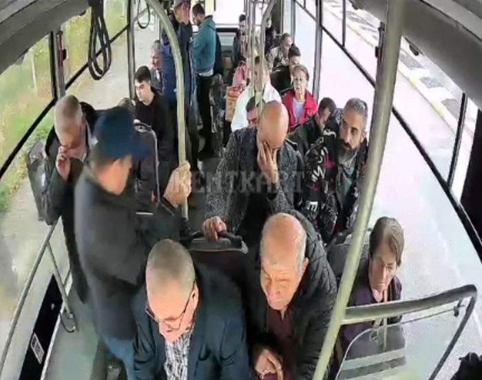 Epilepsi hastası yolcuya şoförlerden hızlı müdahale
