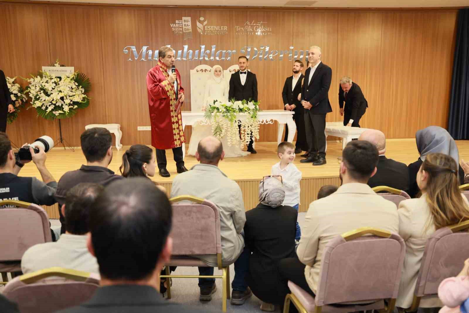 Esenler’de çiftlere ücretsiz nikah hatırası
