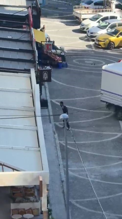 Esenyurt’ta kuyumcuya silahlı saldırı: 1 yaralı
