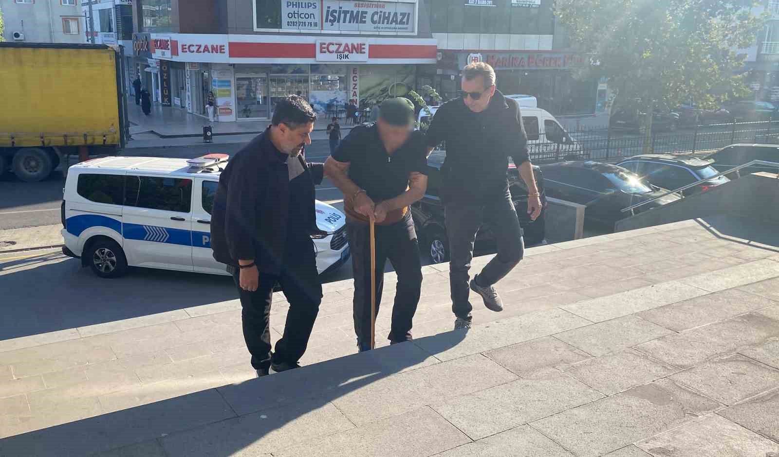 Eşini öldüren 78 yaşındaki Ünlü, hakim karşısında
