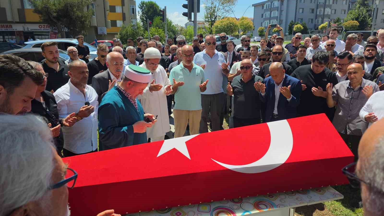 Eski milletvekili Mehmet Cemal Öztaylan toprağa verildi
