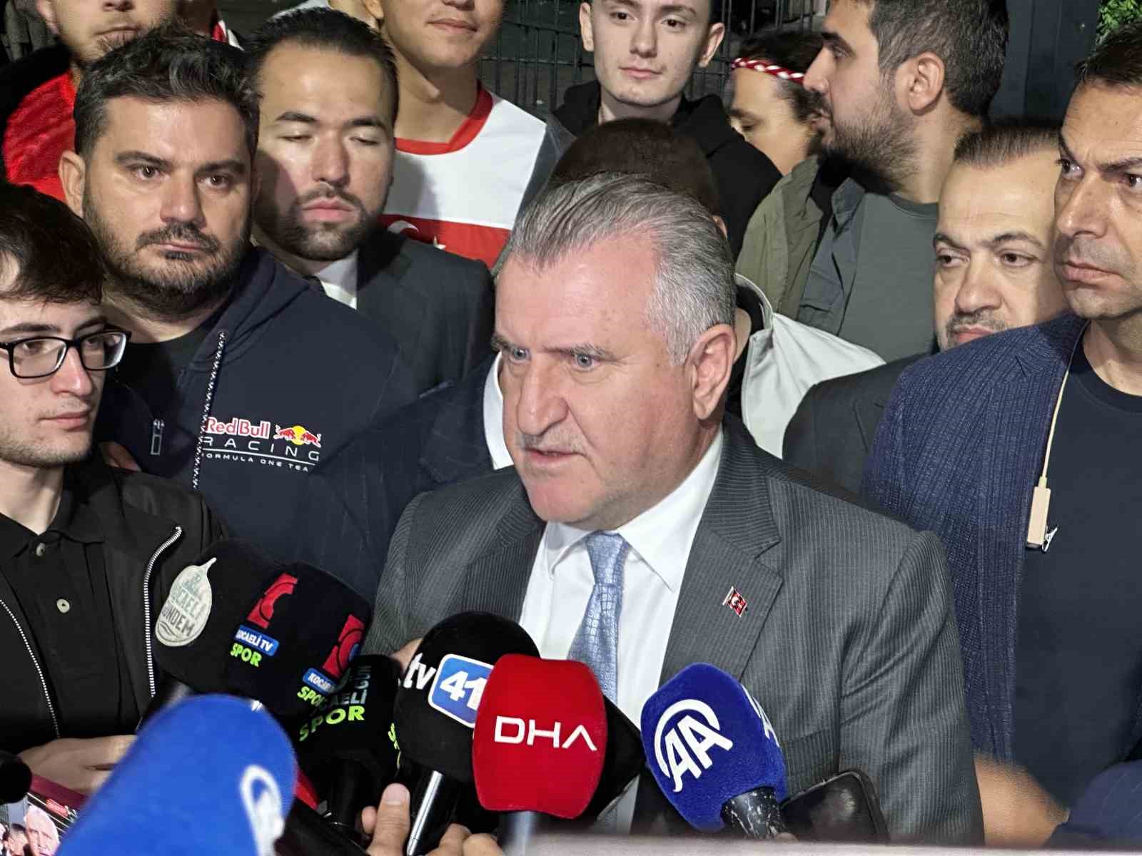Gençlik ve Spor Bakanı Bak, Türkiye-Fransa maçını değerlendirdi
