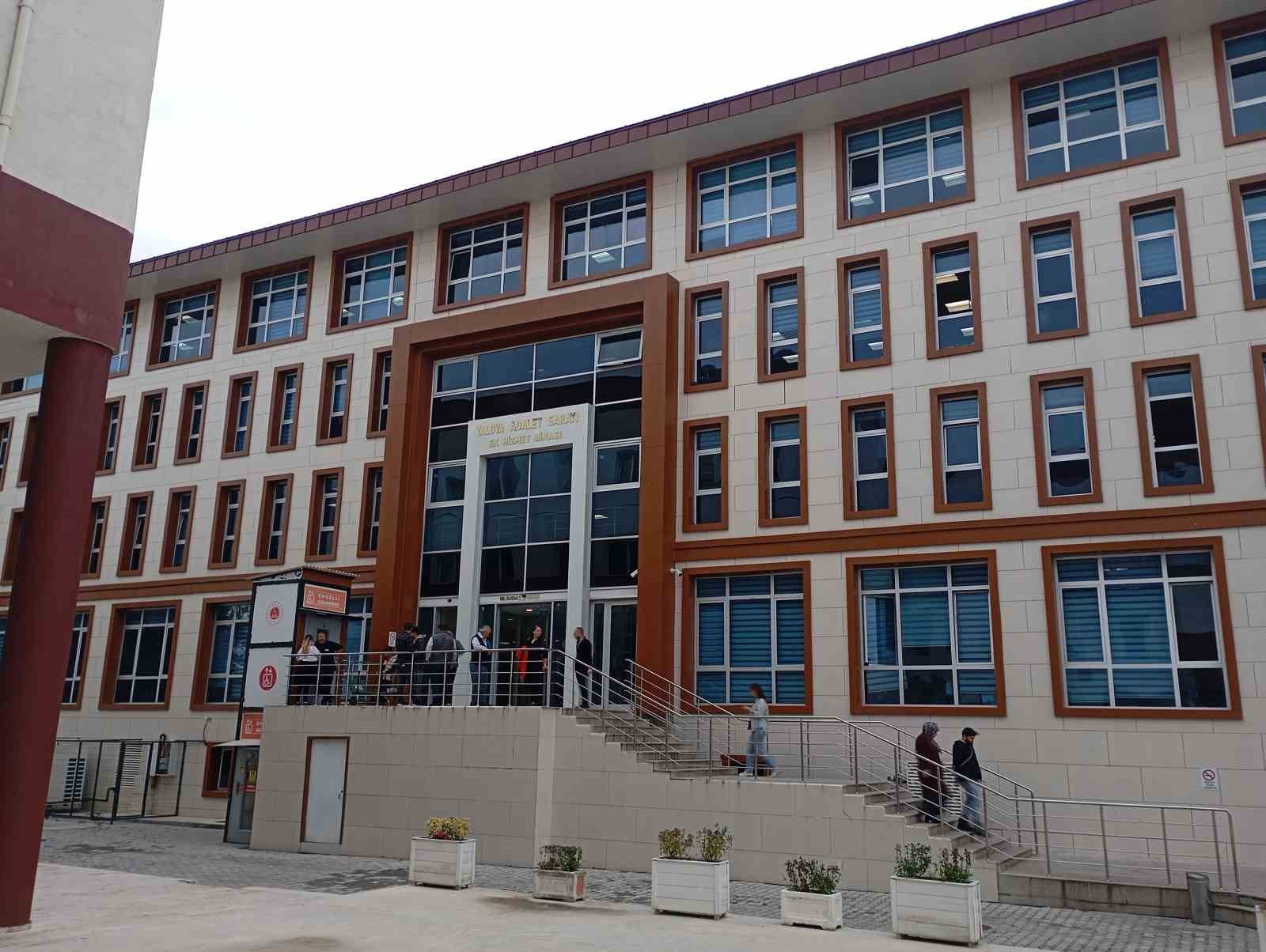 Güllü’nün kızı Tuğyan Ülkem Gülter suçlamaları kabul etmedi: "Annem düştü, herhangi bir temas ettiğini görmedim"
