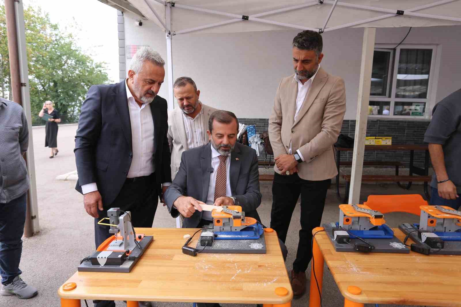 Gürsu Belediyesi’nden köy okullanıra çıkarma
