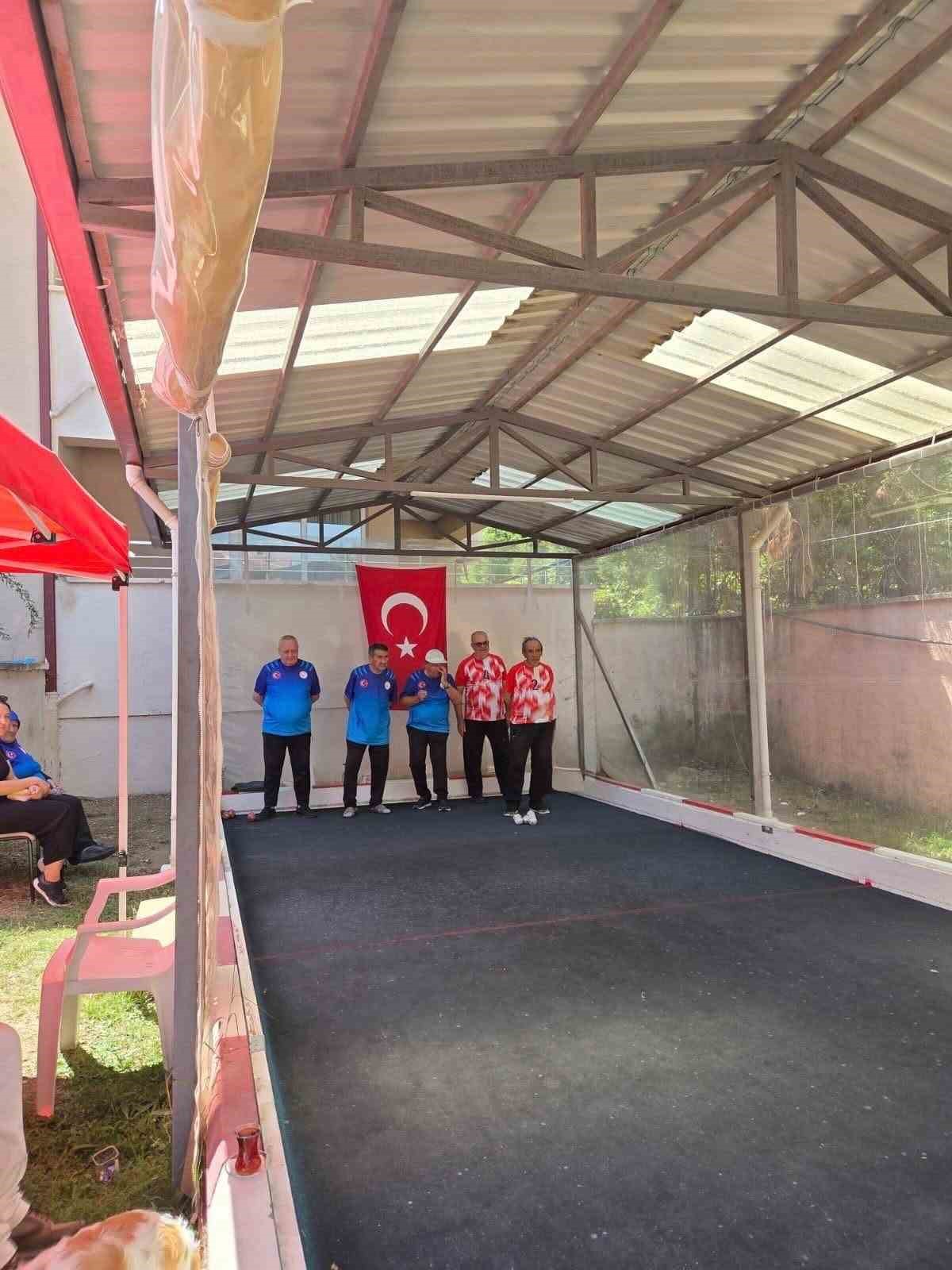 Huzurevi sakinleri bocce müsabakasında buluştu
