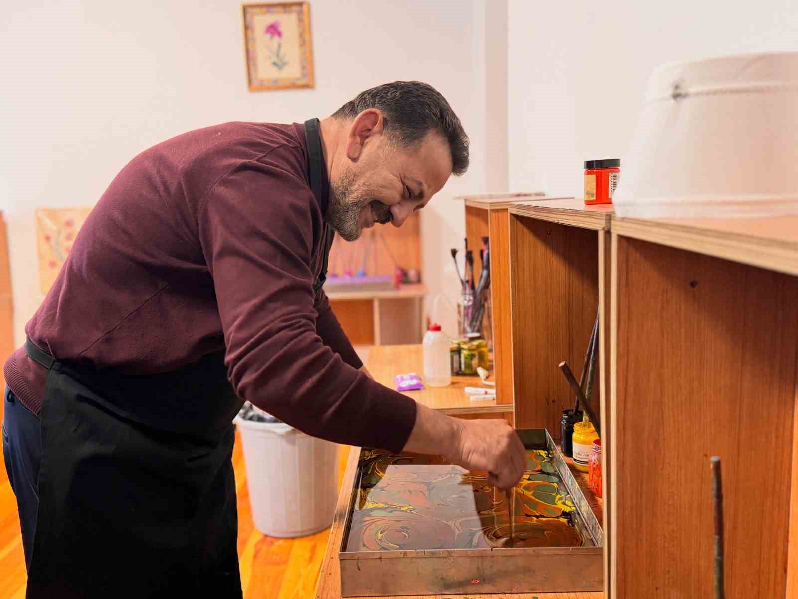 İl Müdürü İlhan bu kez sanatını konuşturdu
