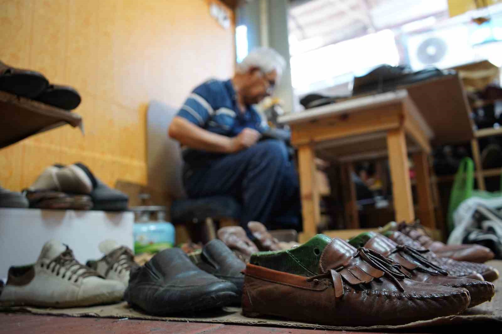 İlkokulu bitirdiği gün başladığı meslekte 69 yılı devirdi
