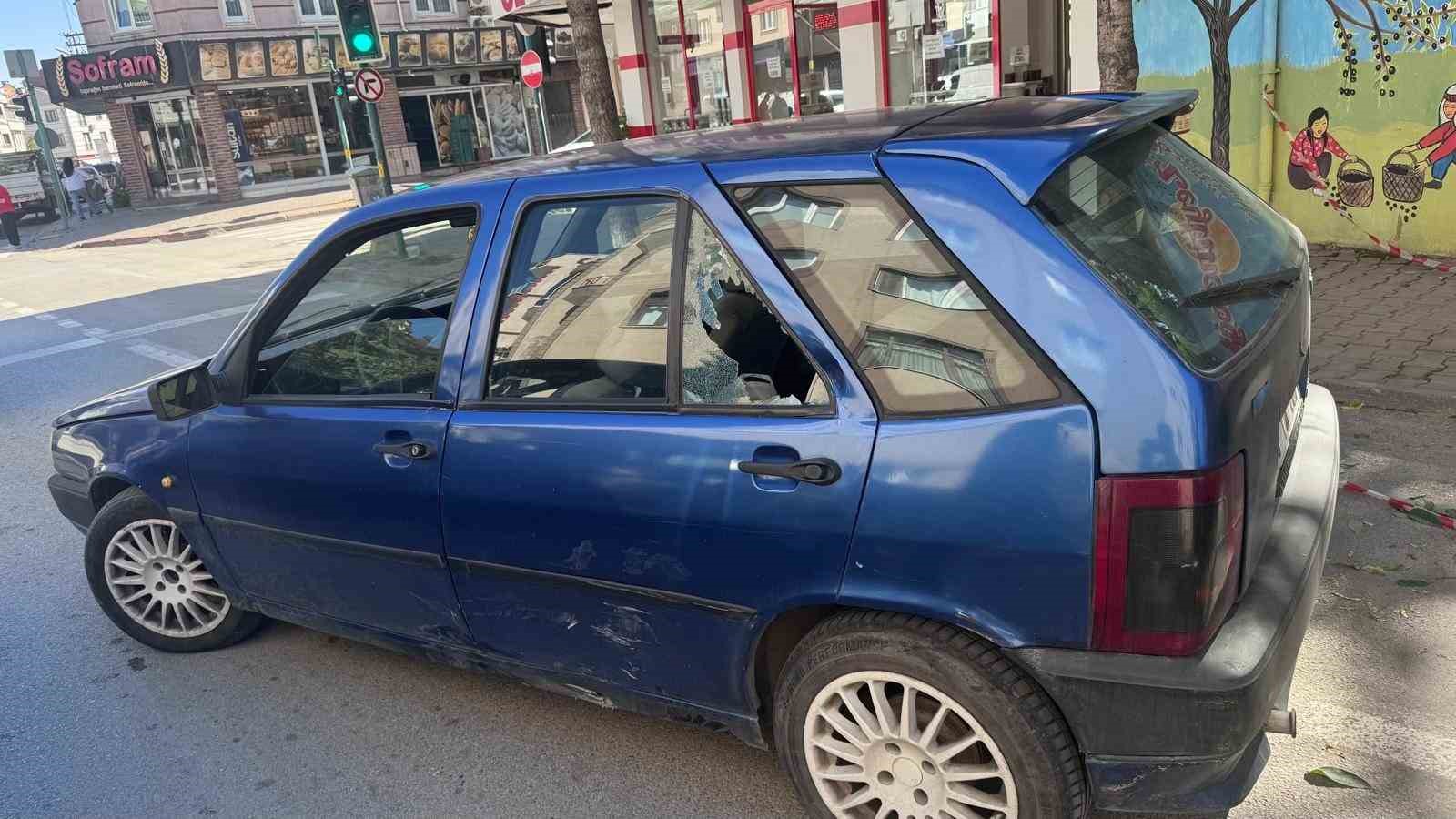 İnegöl’de otomobille çarpışan motosikletin sürücüsü yaralandı
