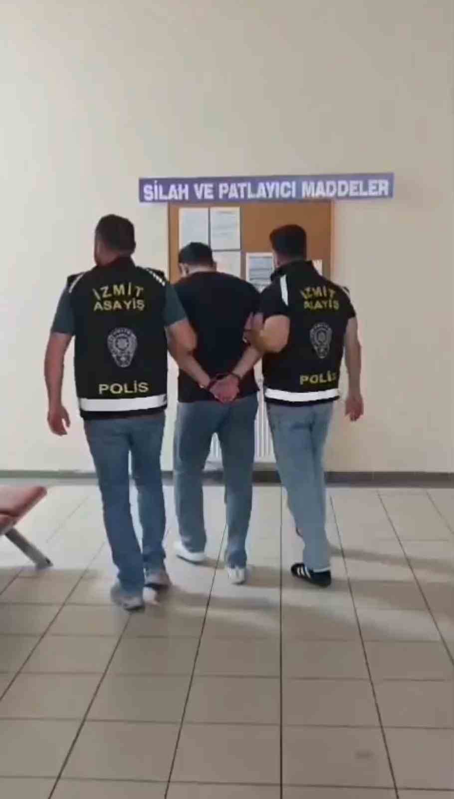 İzmit’te 21 yıl hapis cezası bulunan şüpheli yakalandı
