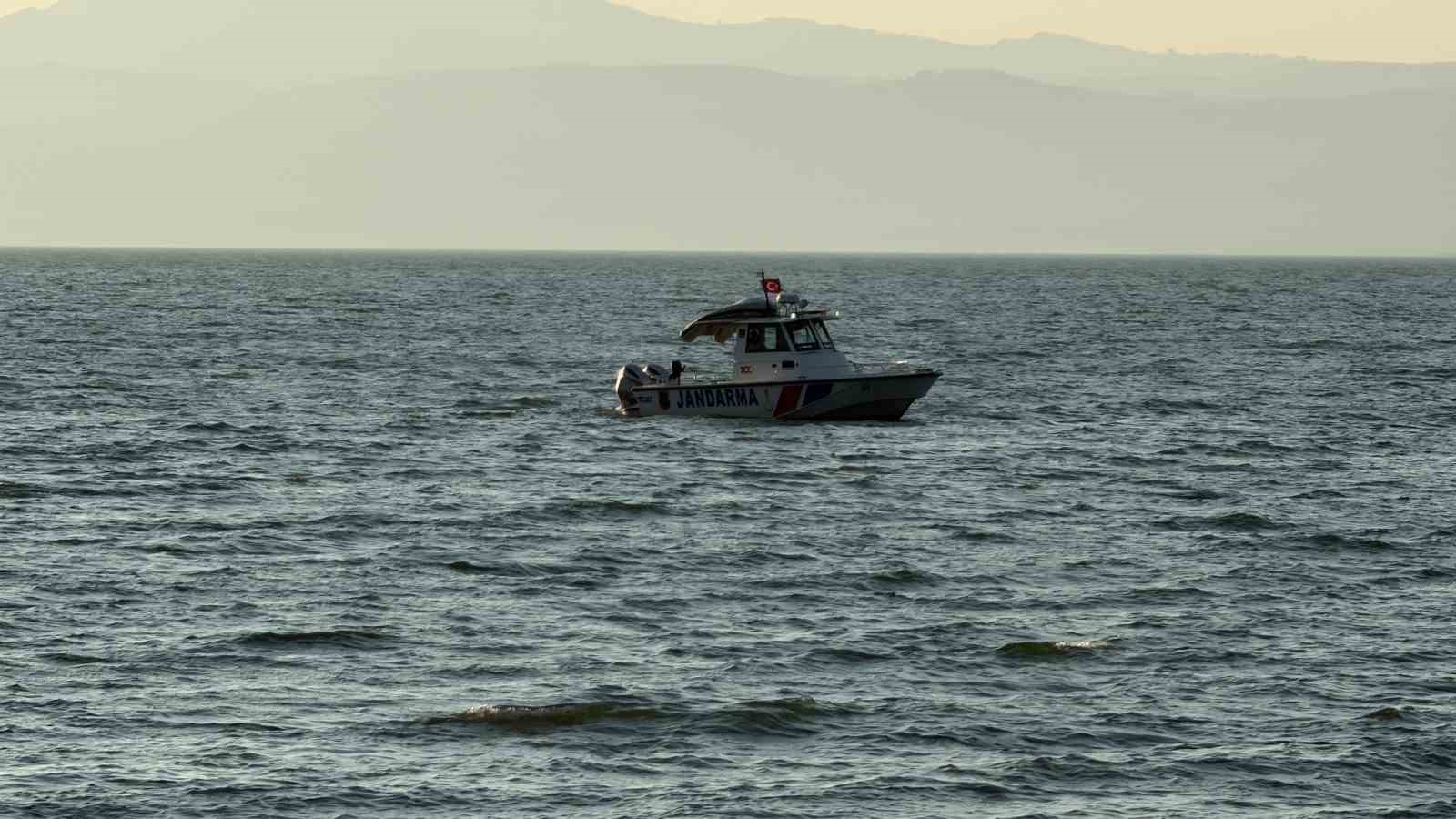 İznik Gölü’nde akıntıya kapılan emekli polis hayatını kaybetti, oğlu kurtarıldı
