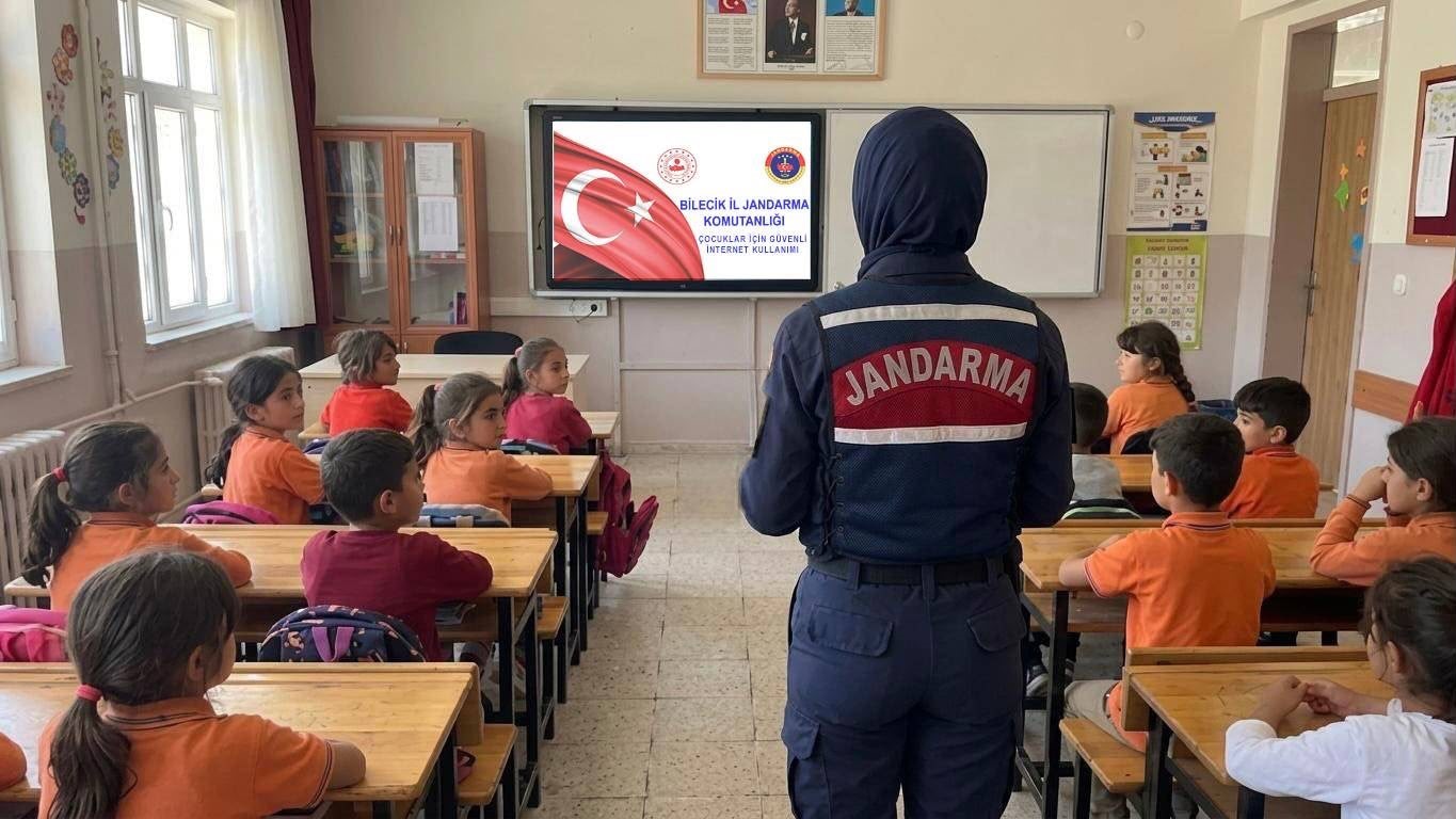 Jandarmadan öğrencilere güvenli internet uyarısı
