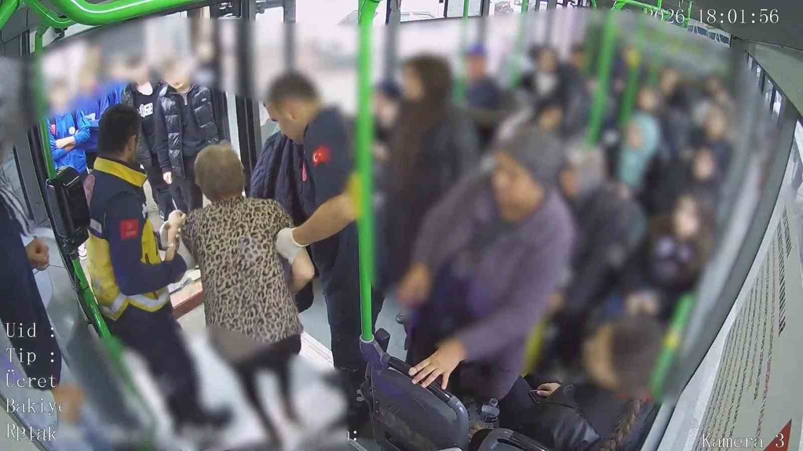 Kadın otobüs şoföründen hayat kurtaran hareket...O anlar kamerada
