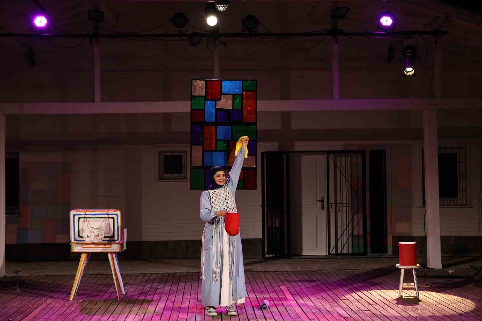 Kadın Oyunları Festivali "Gözbağcı" ile başladı
