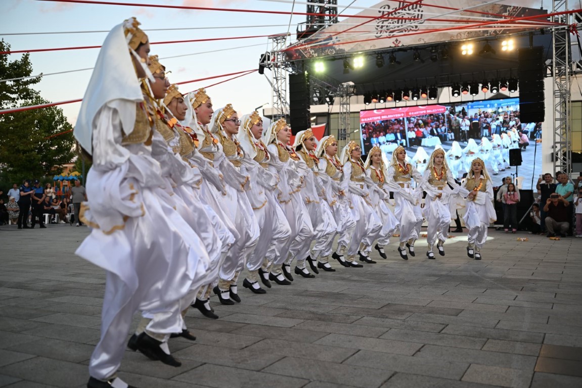 Kartepe’de Balkan esintisi
