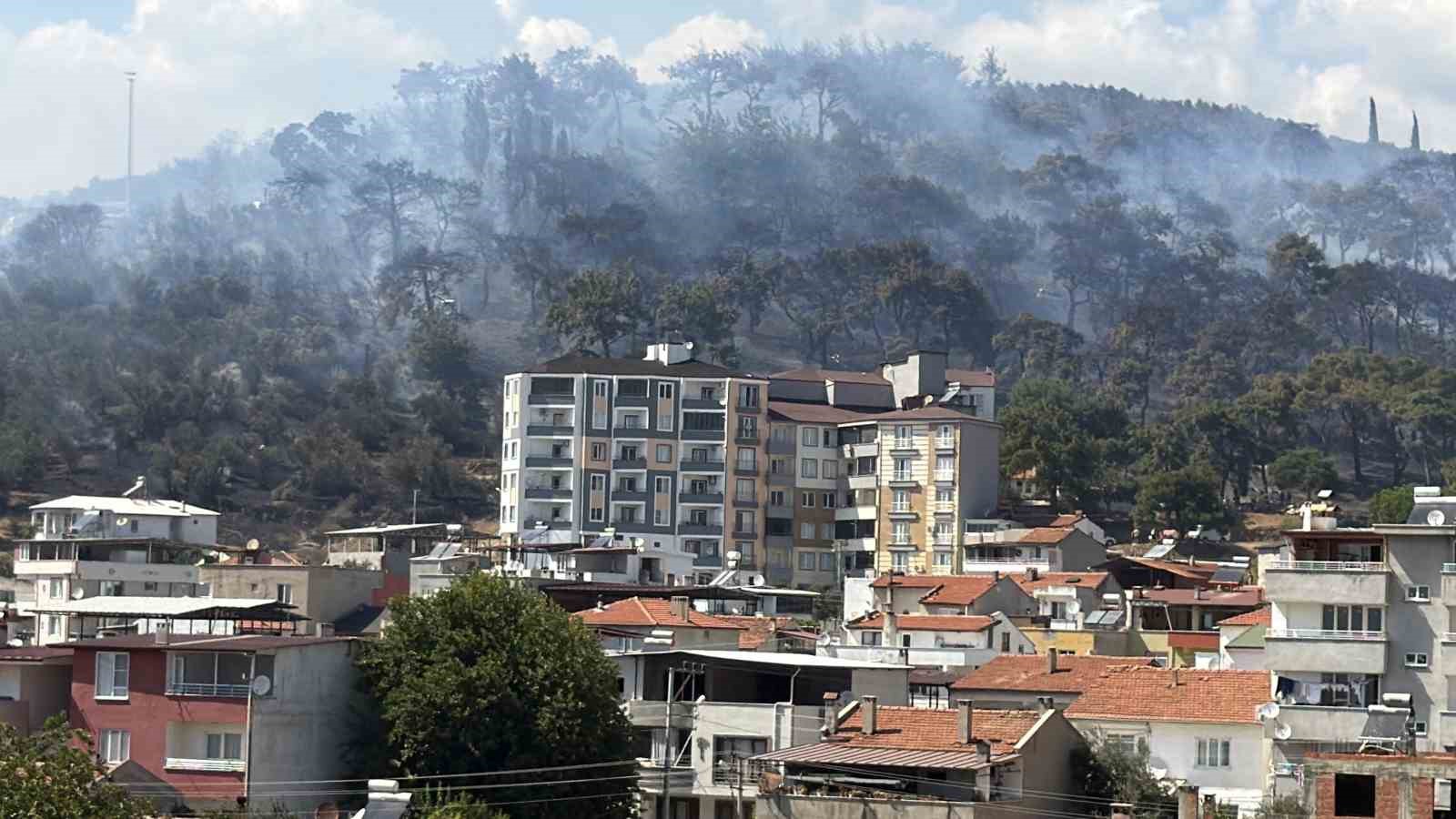 Kazdağları eteklerindeki yangına müdahale sürüyor
