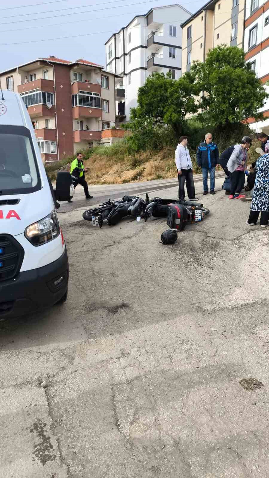 Keşan’da iki motosiklet çarpıştı: 2 yaralı
