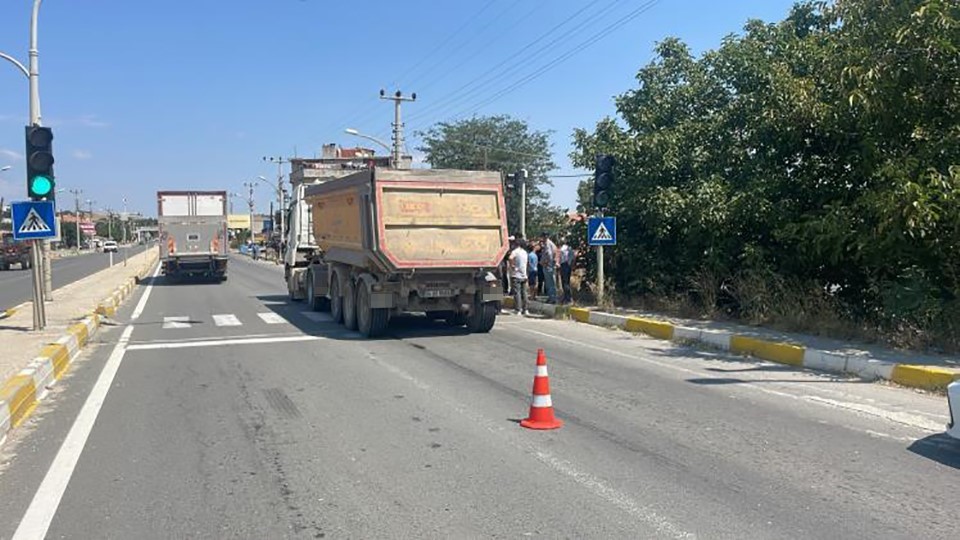 Keşan’da tırın çarptığı yaya tedavi gördüğü hastanede hayatını kaybetti
