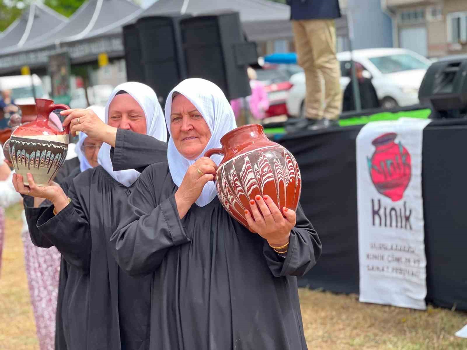 Kınık’ta çömlek sanatının kalbi attı
